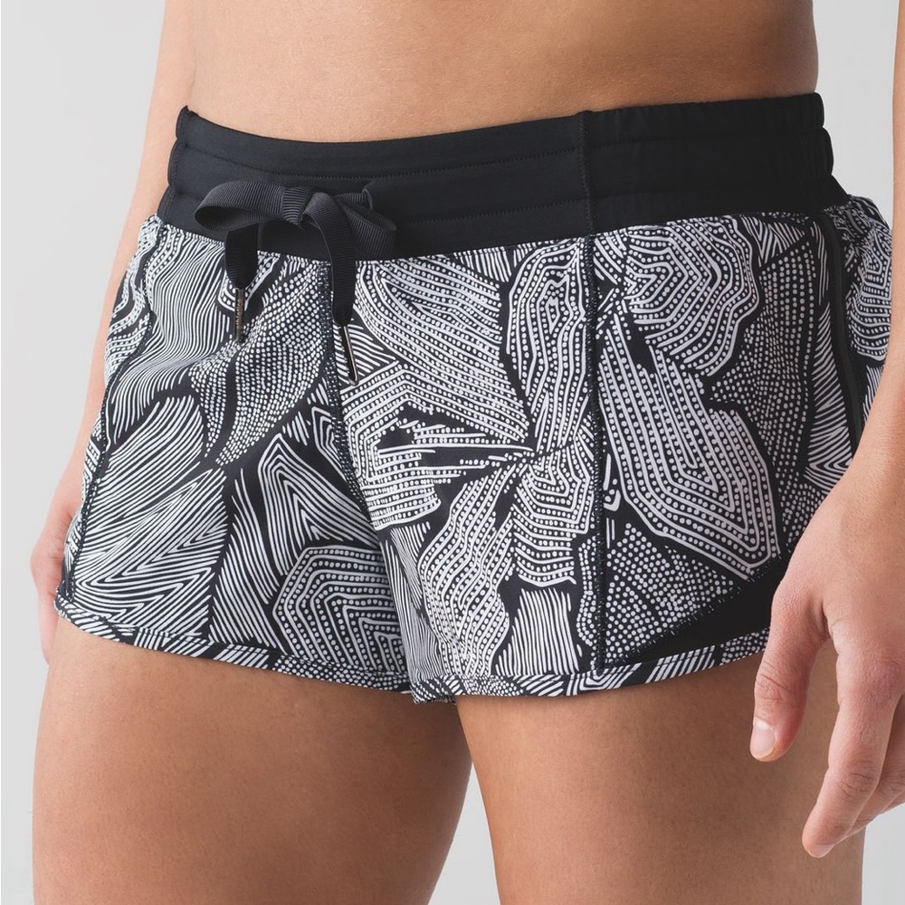 Lululemon Hotty Hot Short